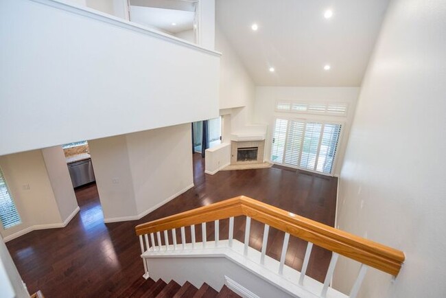 Building Photo - Anaheim Hills Beauty