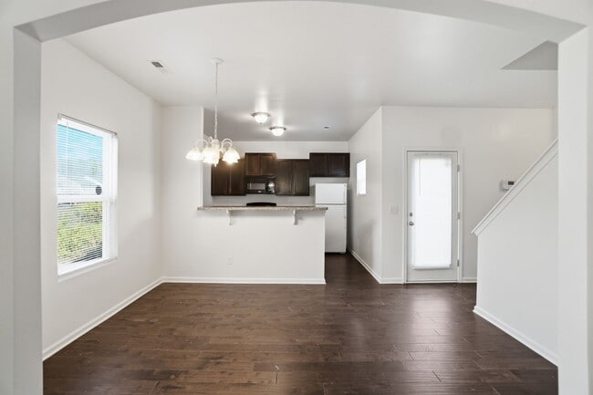 Building Photo - 4-bedroom with Water Front View