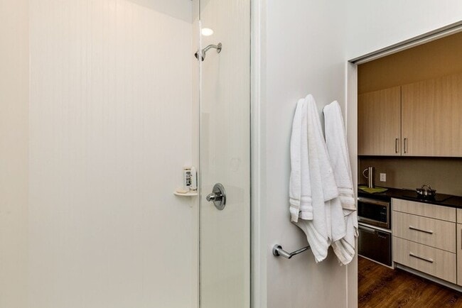 Building Photo - $1,199 | Studio Apartment - Fully Furnishe...