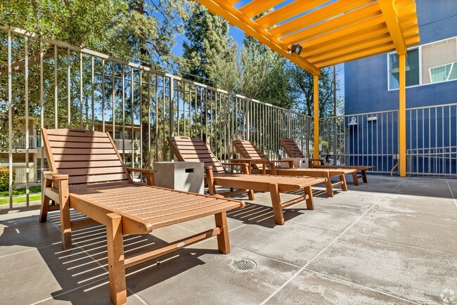 Building Photo - Legacy Northridge