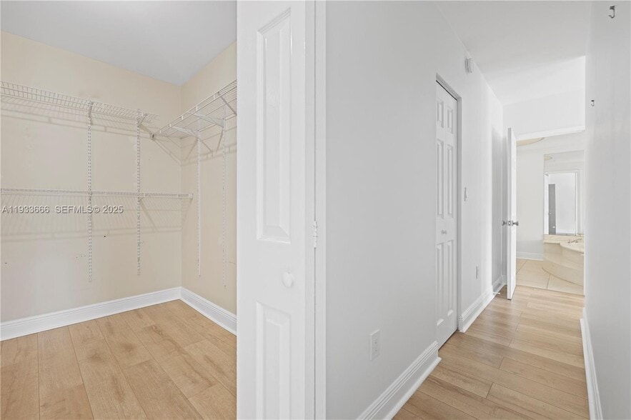 Building Photo - 15518 Braemar Ct