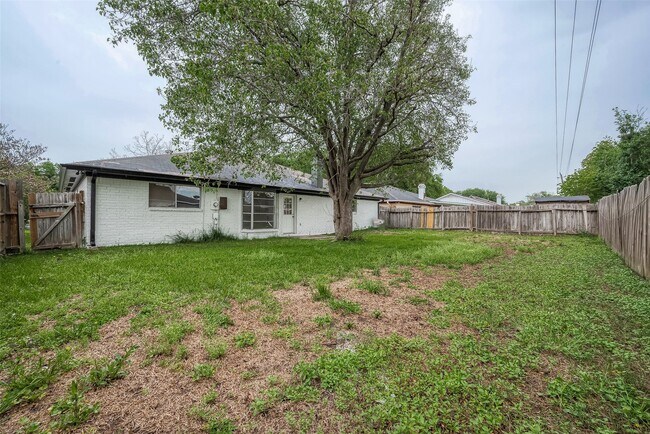 Building Photo - 6919 Maczali Dr