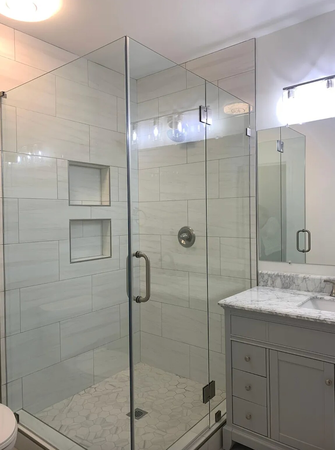 Building Photo - 864 Shadowridge Dr SE