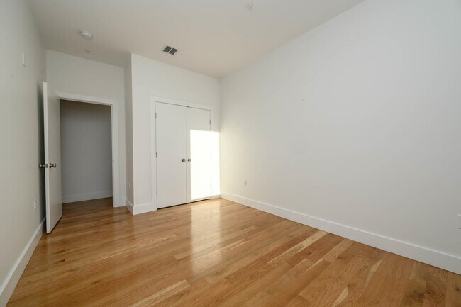 Building Photo - 1707 Palisade Ave