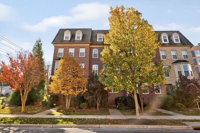 Primary Photo - 7902 Yellowstone Way