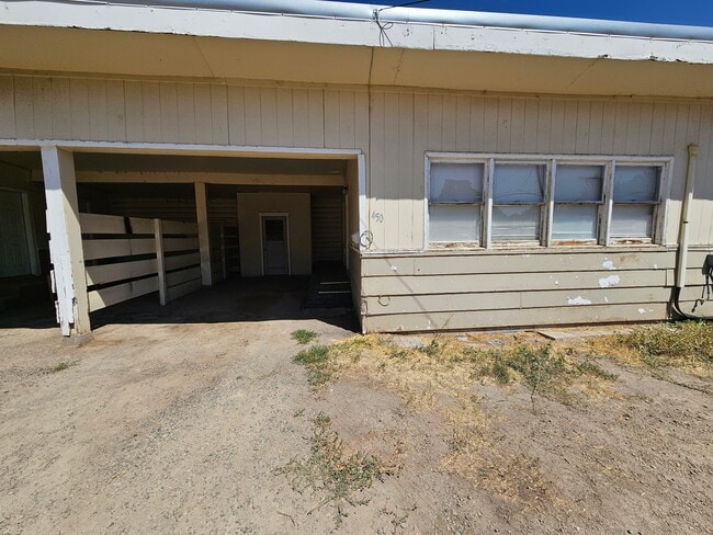 Building Photo - 450 N 3rd W