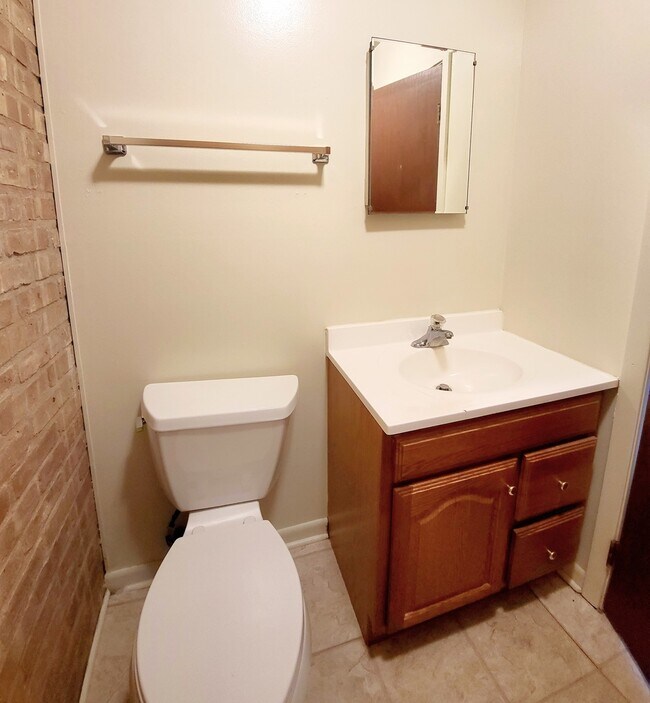 Building Photo - 724 Concord Ln