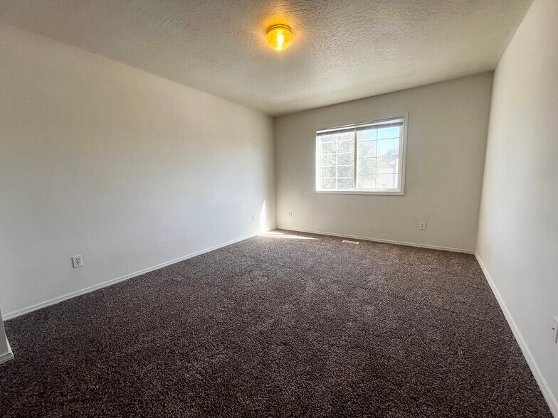Building Photo - 2511 E Spruce St
