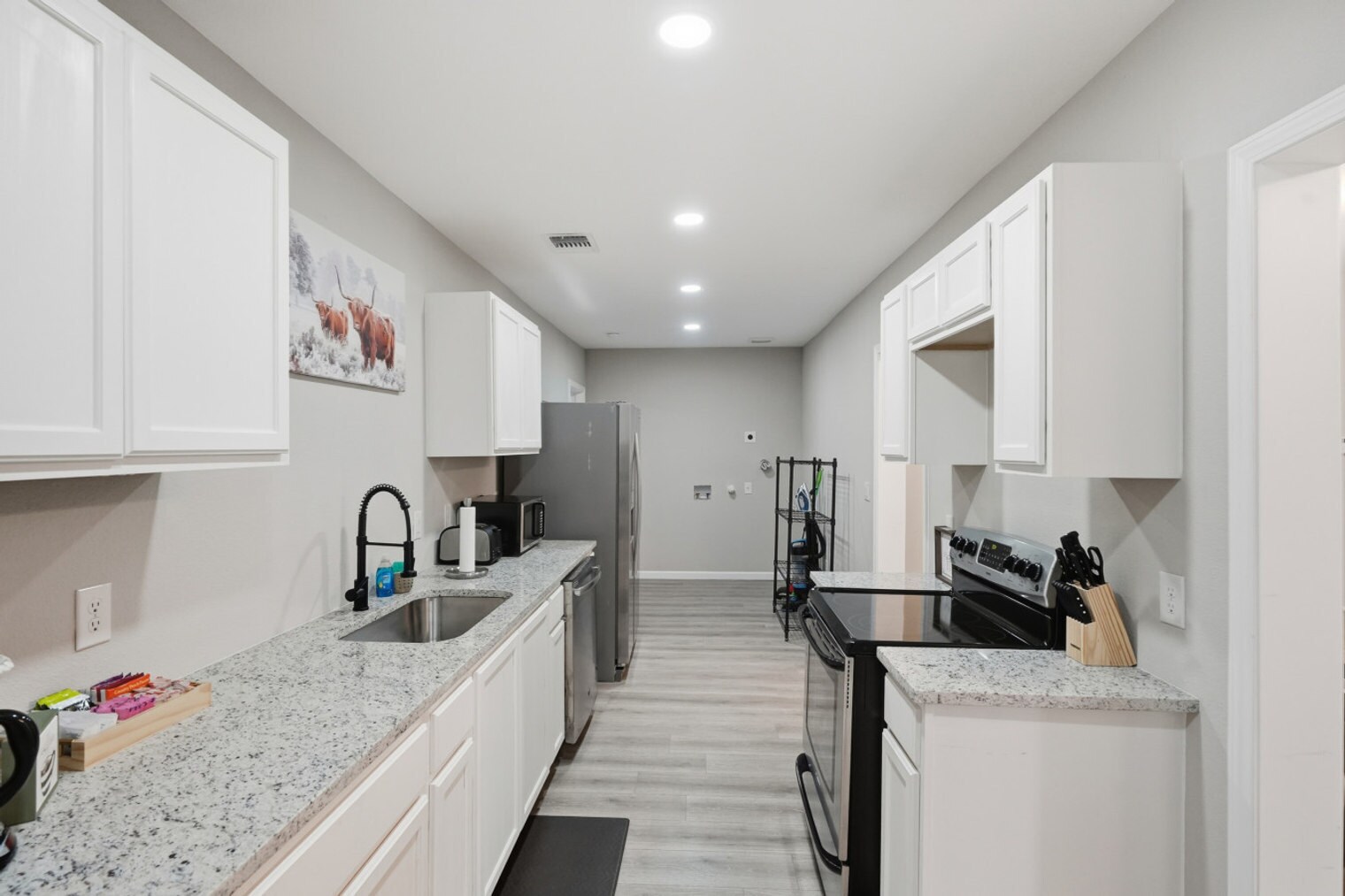 Building Photo - 830 Porter St