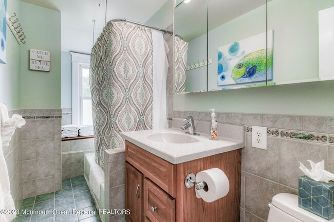 Building Photo - 82 Franklin Ave