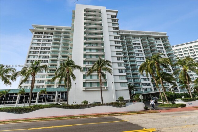 Primary Photo - 1000 West Ave