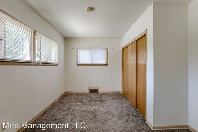 Building Photo - 3 br, 1 bath House - 2673 S 14