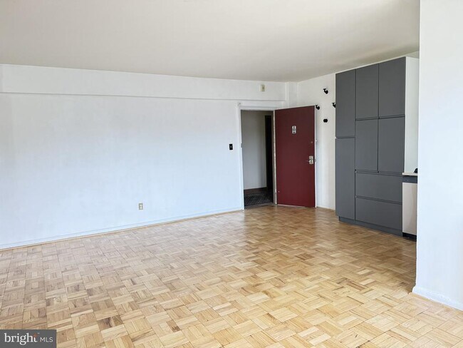 Building Photo - 2500 Q St NW