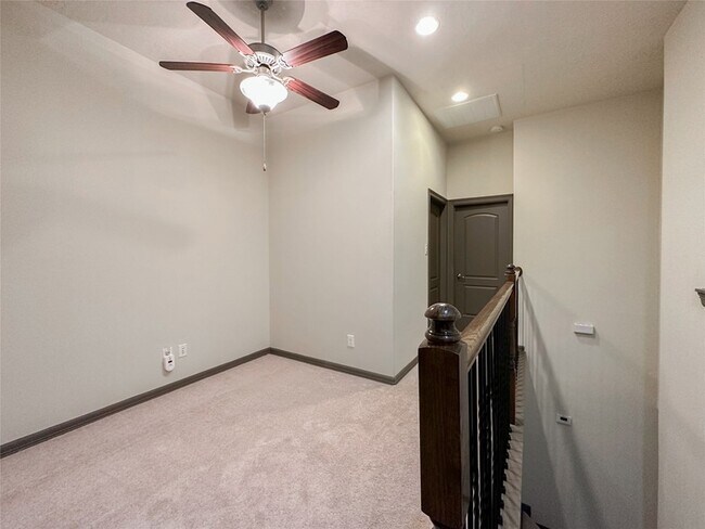 Building Photo - 95 Aventura Pl
