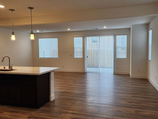 Building Photo - Brand New Townhome in South Carson City