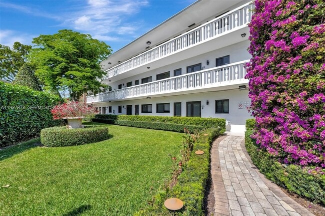 Building Photo - 2190 NE 51st Ct