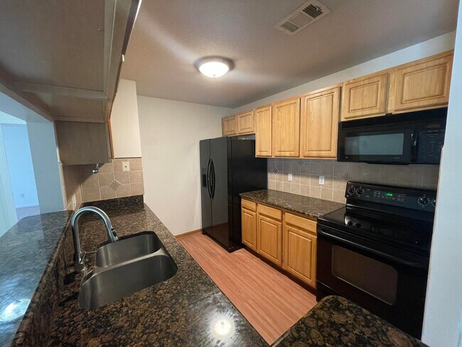 Building Photo - 404 Marigold Cir