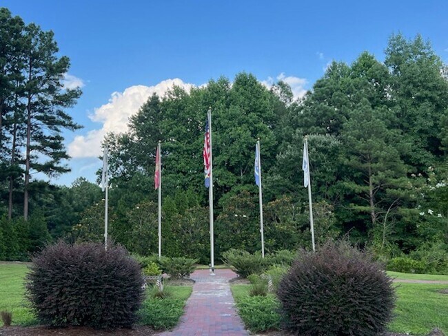 Building Photo - 641 Orchard Falls Dr