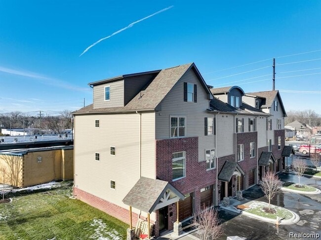 Building Photo - 3426 Primary St