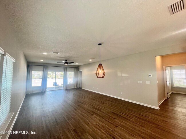 Building Photo - 2117 Hawkeye Pl