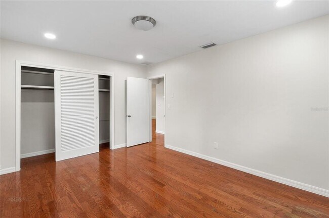 Building Photo - 1966 Sandra Dr