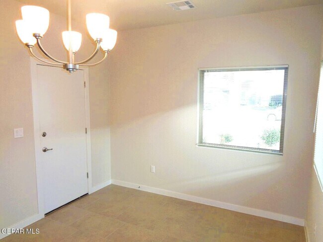 Building Photo - 14932 Tierra Haven Ave