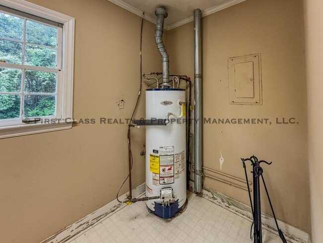 Building Photo - 500 Ashworth Rd