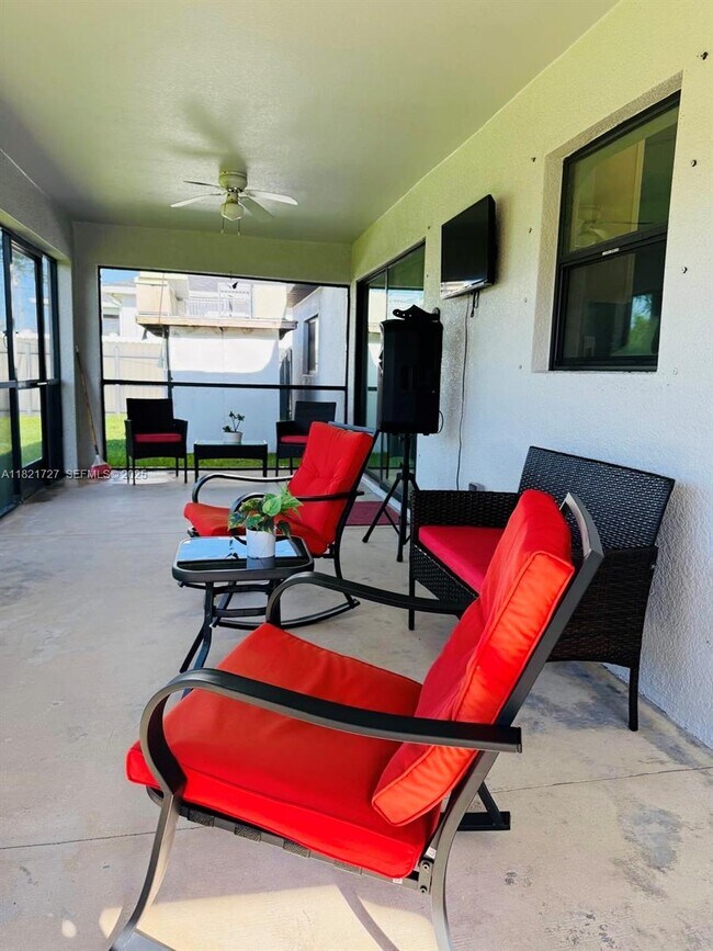 Building Photo - 500 NW 5th St