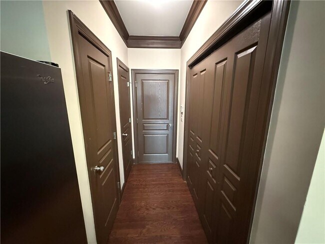 Building Photo - 1095 Township Cir