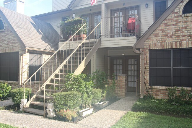 Primary Photo - 2425 Holly Hall St