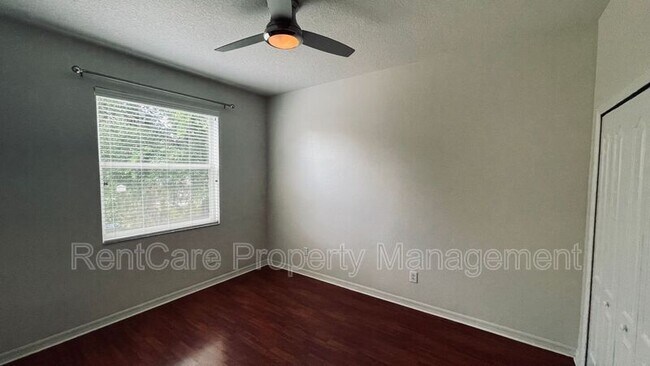 Building Photo - 842 Lancer Cir