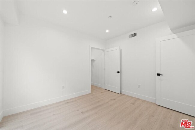 Building Photo - 4922 S Centinela Ave