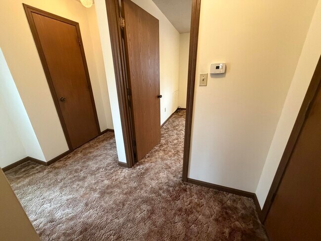 Building Photo - 2205 Warwick St