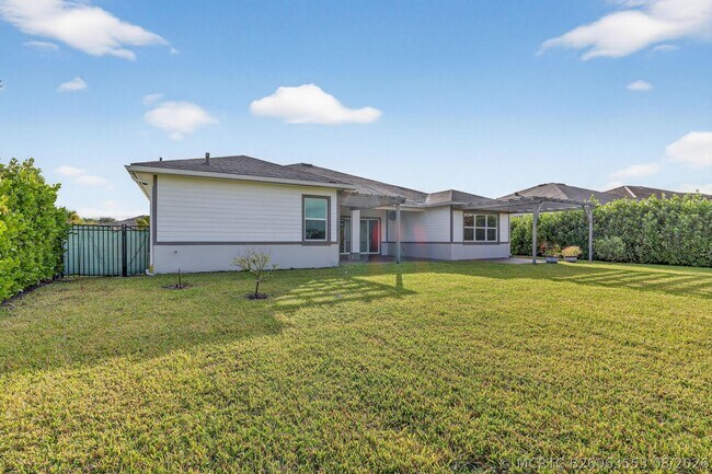 Building Photo - 799 Hookline Cir