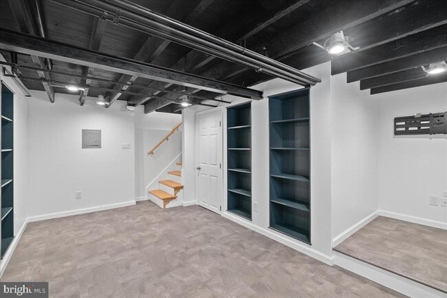 Building Photo - 4252 Clay St NE