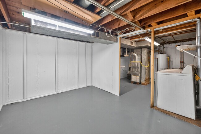 Building Photo - 210 Linn Ct