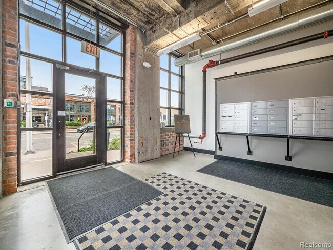 Building Photo - 460 W Canfield St