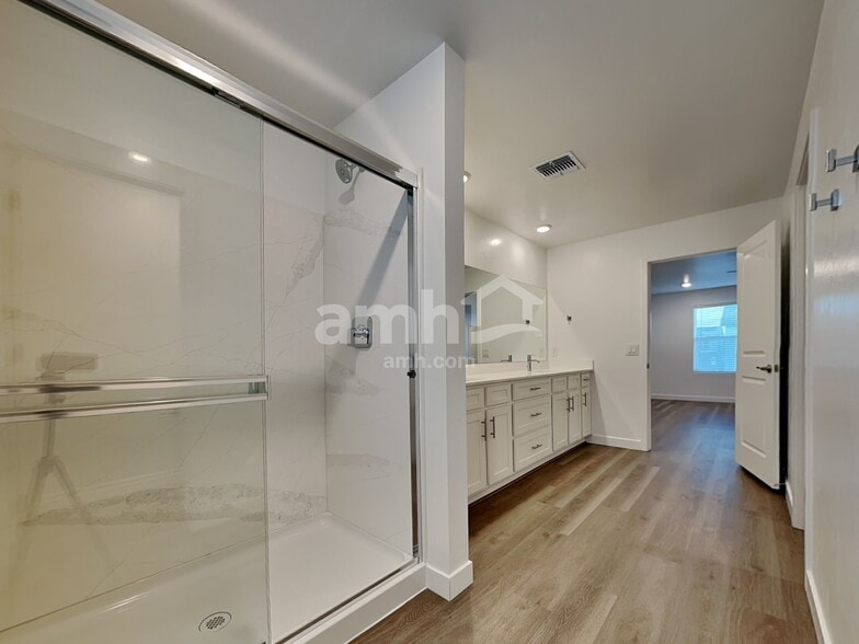 Building Photo - 6482 E Paseo Alga