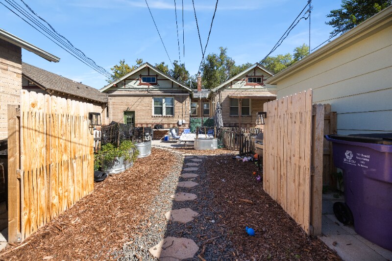 Building Photo - 1417 Quitman St