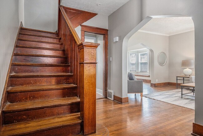 Building Photo - 3419 Dewey Ave
