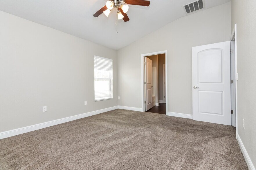 Building Photo - 10755 Standing Stone Dr