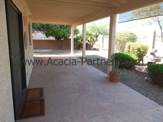 Building Photo - 4 Bedroom  in gated community on Golf Course