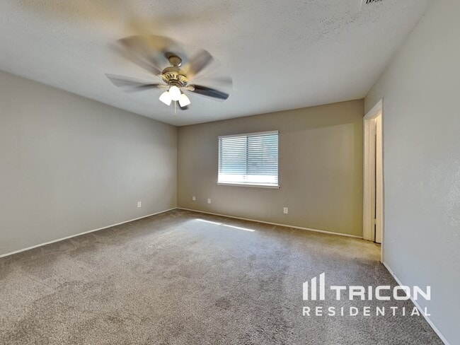 Building Photo - 509 Forestwood Dr