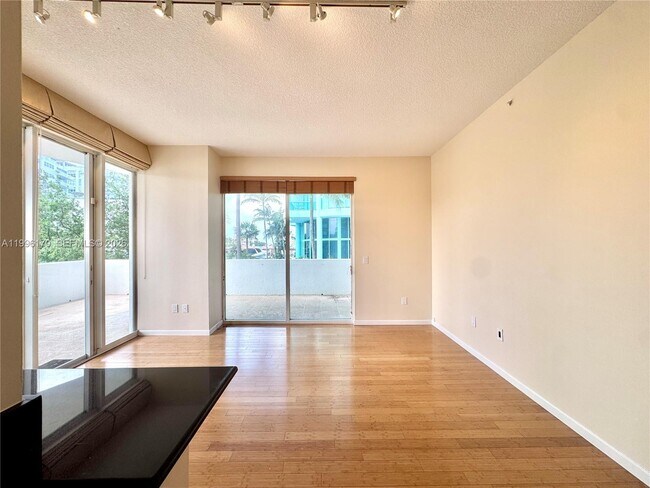 Building Photo - 5970 Indian Creek Dr