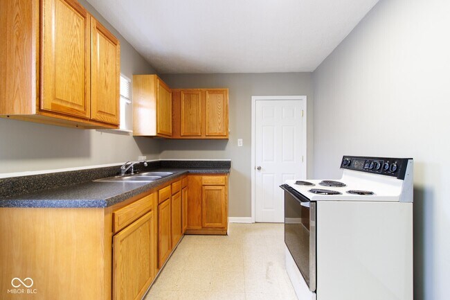 Building Photo - 61 S 3rd Ave