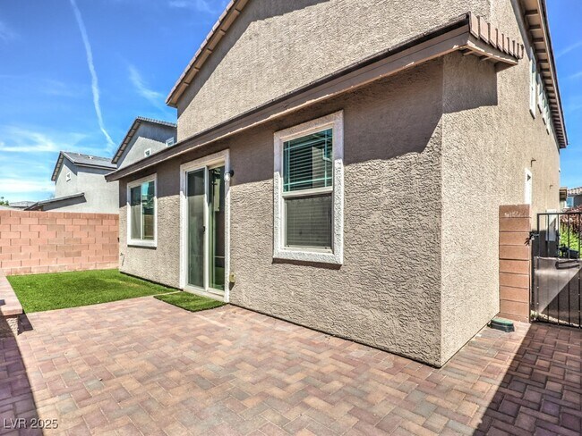 Building Photo - 6077 Castle Gardens Ave
