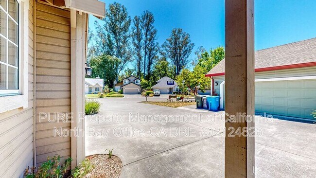 Building Photo - 5075 Charmian Dr
