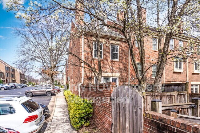 Building Photo - 1203 Michigan Ct
