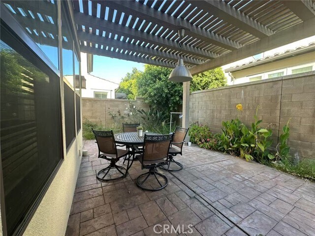 Building Photo - 73 Wildvine