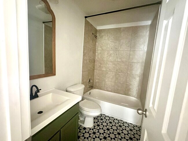 Building Photo - 3405 Cuatro Vientos Dr